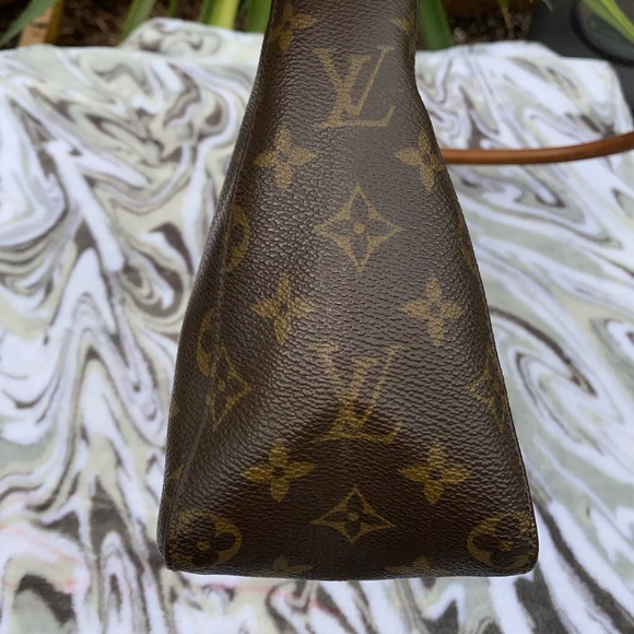 SOLD-Authentic Louis Vuitton Shoulder Bag Loopin - Picture 3 of 16